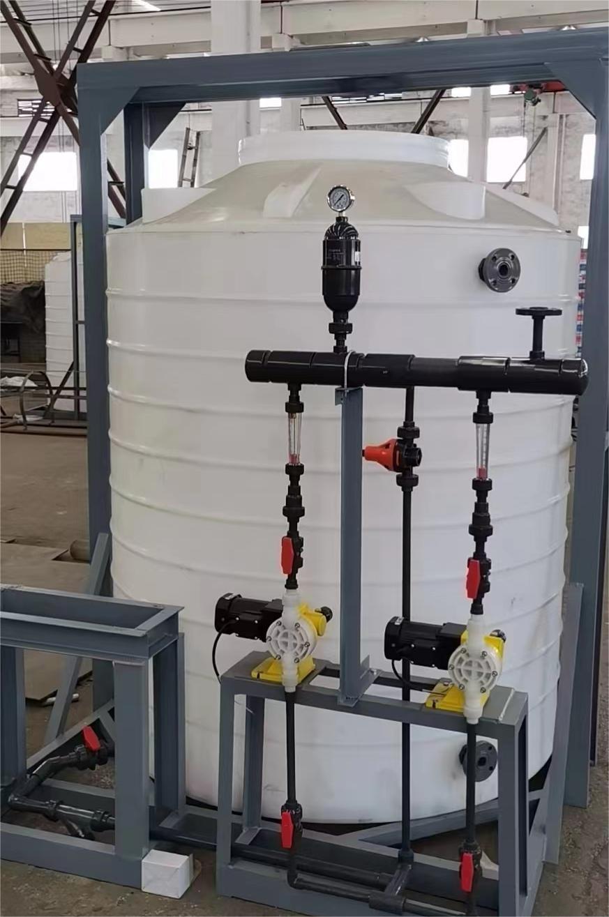 三箱一體加藥裝置.jpg 三箱一體加藥裝置.jpg